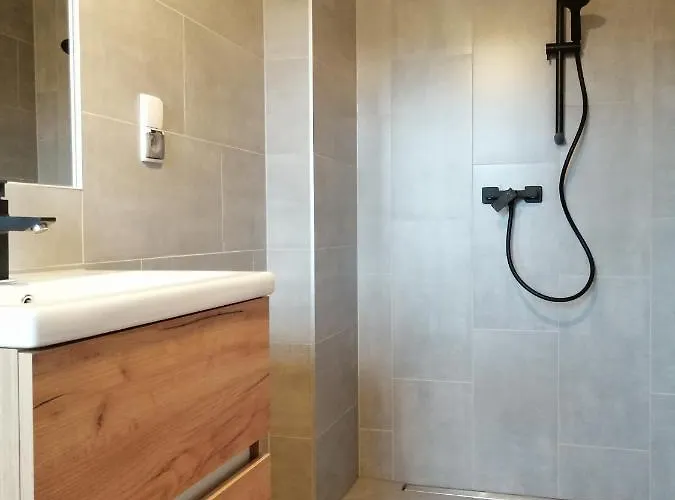 مزرعة للإقامة Gosciniec Nad Potokiem Jurgów